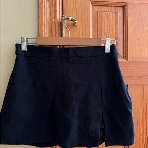 New-Hollister Black Ultra High-Rise Skirt never wear new